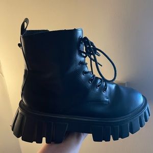 Lug sole platform boots